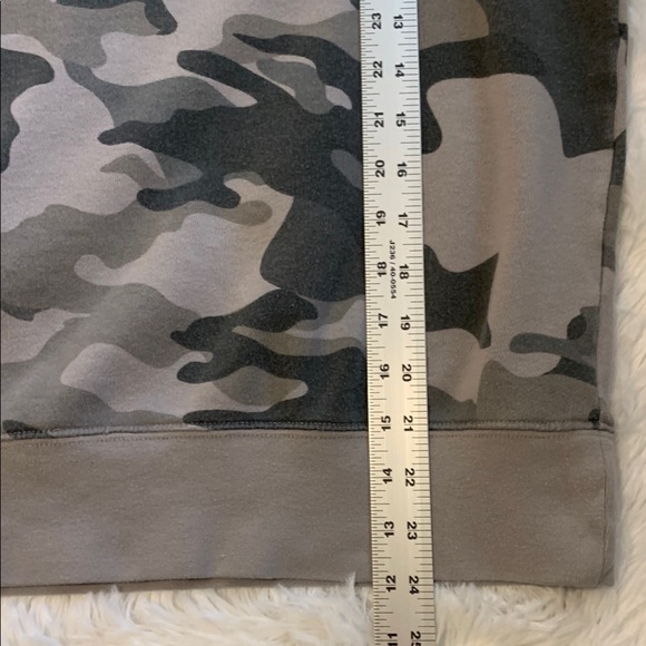 Champion Women’s Camouflage Sweater - Gray and Green Size Small - Picture 4 of 5